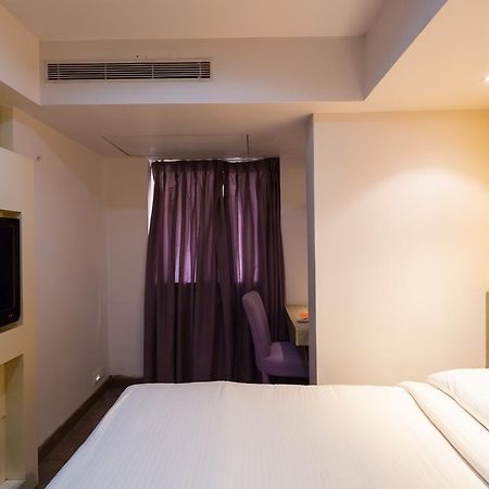 Hotel Vishakhapatnam, Dwarka Nagar Visakhapatnam Esterno foto