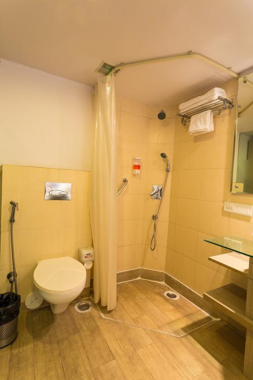 Hotel Vishakhapatnam, Dwarka Nagar Visakhapatnam Esterno foto